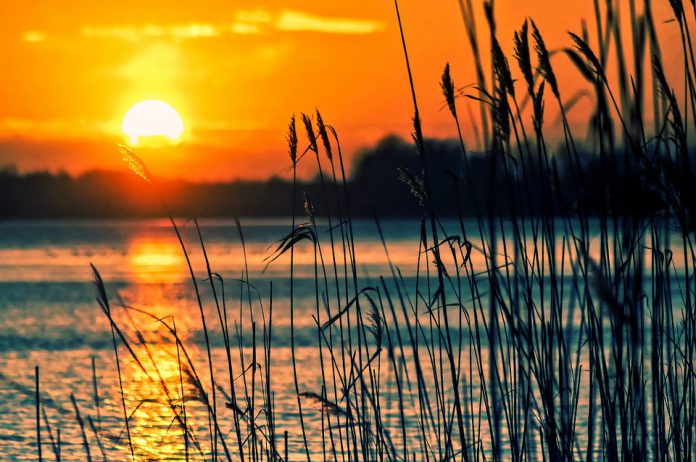 lake-696098_960_720